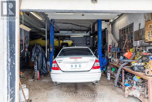 22985 Lakeridge Road, Brock, ON - Indoor Photo Showing Garage