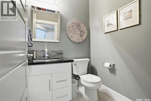 311 Mahabir Court, Saskatoon, SK - Indoor Photo Showing Bathroom