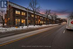 213 - 1100 LANSDOWNE AVENUE  Toronto, ON M6H 4K1