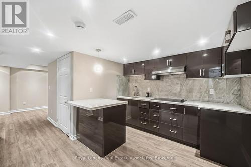 5836 Terrapark Trail, Mississauga, ON - Indoor Photo Showing Kitchen With Upgraded Kitchen