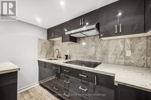 5836 Terrapark Trail, Mississauga, ON - Indoor Photo Showing Kitchen With Upgraded Kitchen