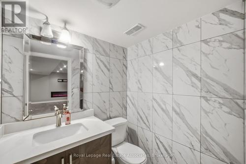 5836 Terrapark Trail, Mississauga, ON - Indoor Photo Showing Bathroom