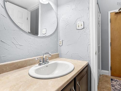 104 158 Farnham Gate Road, Halifax, NS 