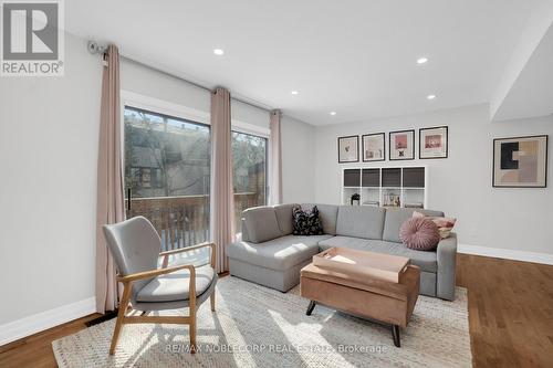 52 - 1080 Walden Circle, Mississauga, ON - Indoor Photo Showing Living Room