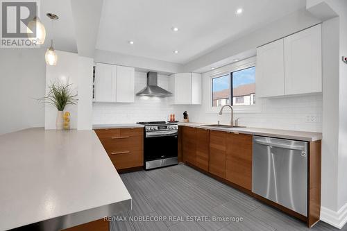 52 - 1080 Walden Circle, Mississauga, ON - Indoor Photo Showing Kitchen With Stainless Steel Kitchen