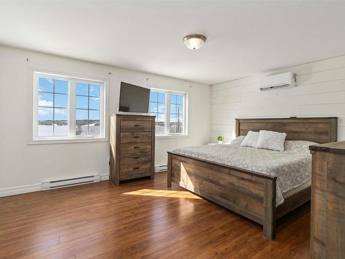 17 Harbourview Inn Loop, Salmon River Bridge, NS 