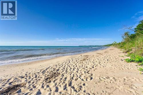 7027 Blue Coast Heights, Plympton-Wyoming, ON 