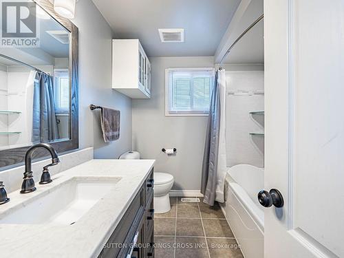 11 Bellefield Crescent, Wellington North, ON - Indoor Photo Showing Bathroom