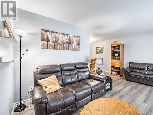 11 Bellefield Crescent, Wellington North, ON - Indoor Photo Showing Living Room