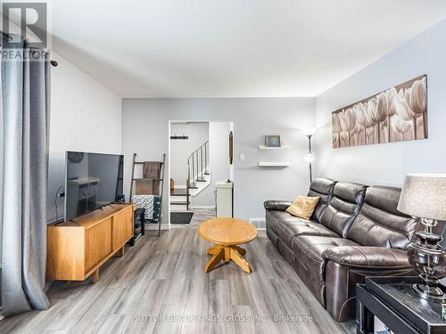 11 Bellefield Crescent, Wellington North, ON - Indoor Photo Showing Living Room