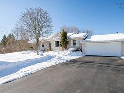 24 Rand Street  Hantsport, NS B0P 1P0