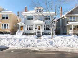 1588 Chestnut Street  Halifax, NS B3H 3T2