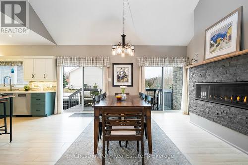 28 Boyd Crescent, Oro-Medonte (Moonstone), ON - Indoor Photo Showing Dining Room With Fireplace