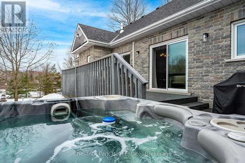 28 Boyd Crescent, Oro-Medonte (Moonstone), ON - Outdoor With Deck Patio Veranda