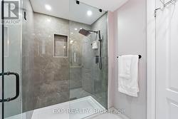 Master Ensuite - 