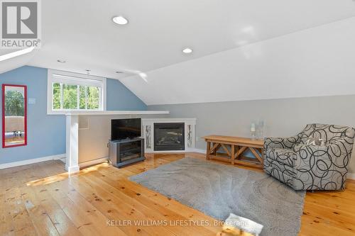 515 Jarvis Street, London South (South C), ON - Indoor With Fireplace