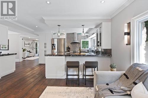 515 Jarvis Street, London South (South C), ON - Indoor Photo Showing Kitchen With Upgraded Kitchen