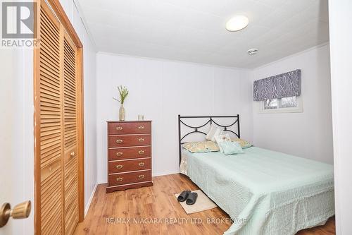 60 Dunkirk Road, Welland (Lincoln/Crowland), ON - Indoor Photo Showing Bedroom