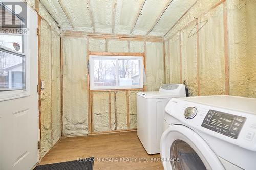 60 Dunkirk Road, Welland (Lincoln/Crowland), ON - Indoor Photo Showing Laundry Room