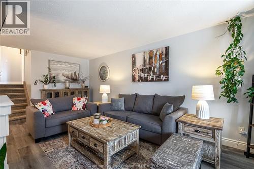 192 Woods Street, Chatham, ON - Indoor Photo Showing Living Room