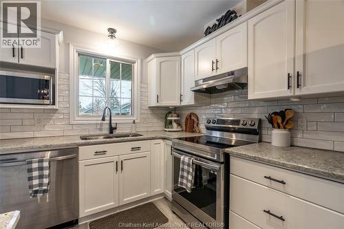 192 Woods Street, Chatham, ON - Indoor Photo Showing Kitchen With Double Sink