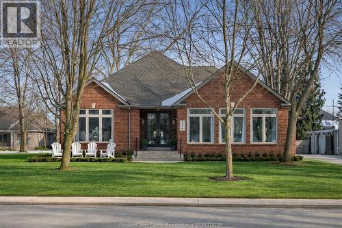 256 Pentilly Road, Tecumseh, ON - Outdoor With Facade