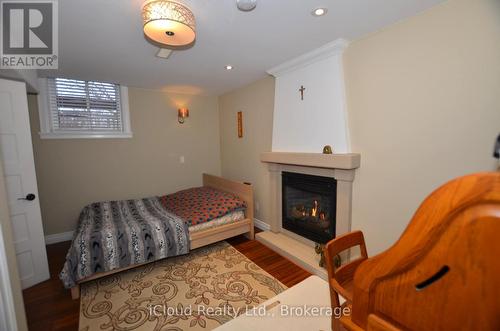 6539 Tripoli Terrace, Mississauga, ON - Indoor With Fireplace