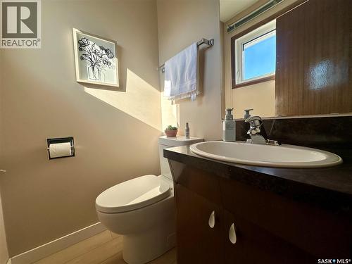 28 Malta Crescent, Saskatoon, SK - Indoor Photo Showing Bathroom