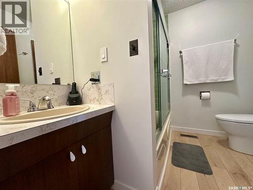 28 Malta Crescent, Saskatoon, SK - Indoor Photo Showing Bathroom