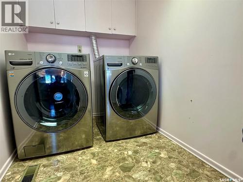 28 Malta Crescent, Saskatoon, SK - Indoor Photo Showing Laundry Room