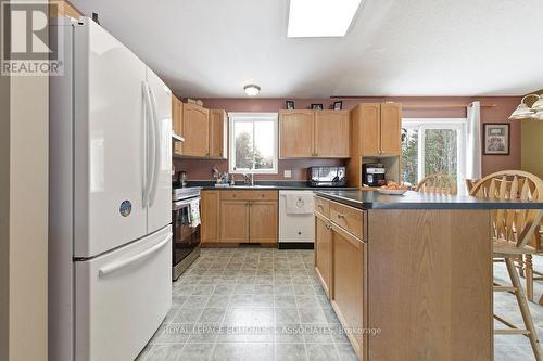 28 Bob Seguin Drive, Laurentian Hills, ON - Indoor Photo Showing Kitchen