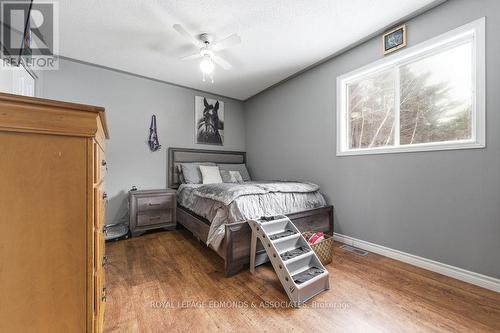 28 Bob Seguin Drive, Laurentian Hills, ON - Indoor Photo Showing Bedroom
