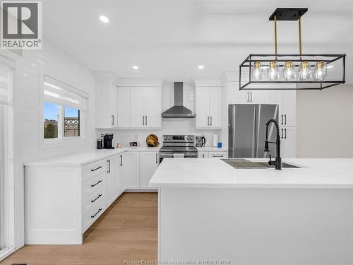 433 Rosewood, Lakeshore, ON - Indoor Photo Showing Kitchen With Upgraded Kitchen