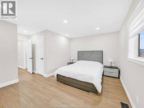 433 Rosewood, Lakeshore, ON - Indoor Photo Showing Bedroom