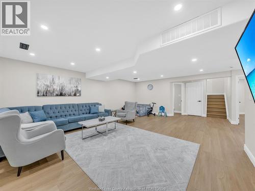 433 Rosewood, Lakeshore, ON - Indoor