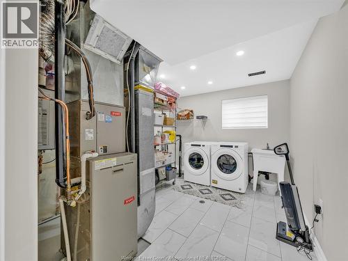 433 Rosewood, Lakeshore, ON - Indoor Photo Showing Laundry Room