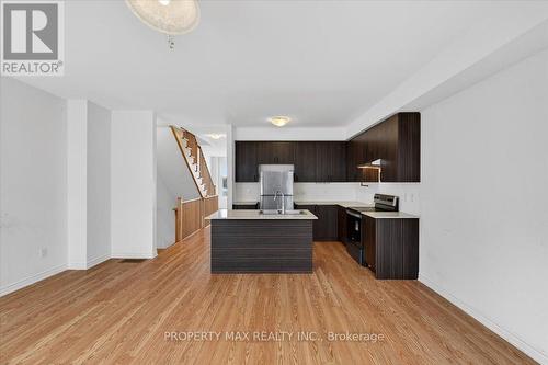 775 Chinook Path, Oshawa, ON - Indoor Photo Showing Kitchen
