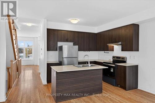 775 Chinook Path, Oshawa, ON - Indoor Photo Showing Kitchen With Double Sink