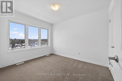 775 Chinook Path, Oshawa, ON - Indoor Photo Showing Other Room