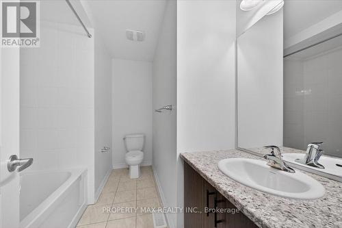 775 Chinook Path, Oshawa, ON - Indoor Photo Showing Bathroom