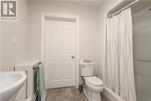 14 Domenico Street, Copper Cliff, ON - Indoor Photo Showing Bathroom
