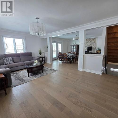 431 Elbow Lake Road, Sudbury, ON - Indoor Photo Showing Living Room