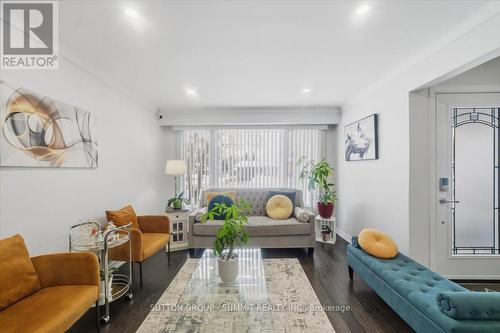 22 Oak Street, Welland, ON - Indoor Photo Showing Living Room