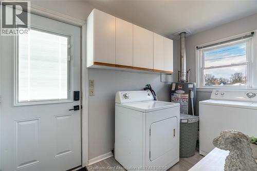 64 David Street, Wallaceburg, ON - Indoor Photo Showing Laundry Room