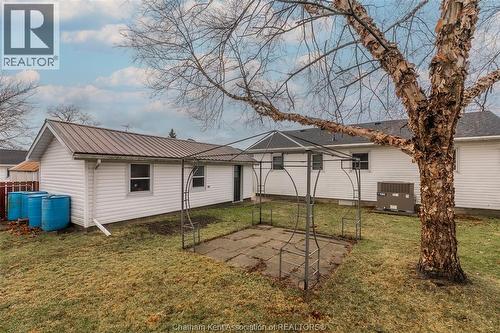 64 David Street, Wallaceburg, ON - Outdoor