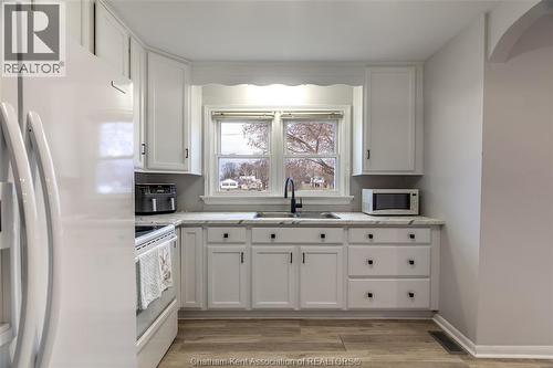64 David Street, Wallaceburg, ON - Indoor Photo Showing Kitchen