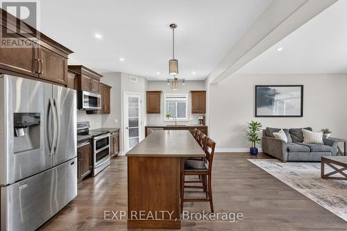 25 Virginia Crescent, Belleville (Thurlow Ward), ON - Indoor Photo Showing Kitchen