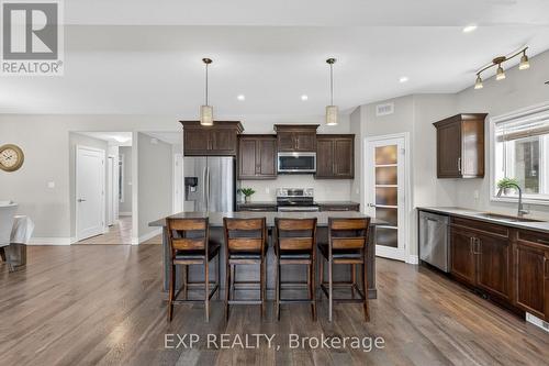 25 Virginia Crescent, Belleville (Thurlow Ward), ON - Indoor Photo Showing Kitchen With Upgraded Kitchen