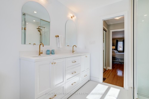 81 Garden Avenue, Richmond Hill, ON - Indoor Photo Showing Bathroom