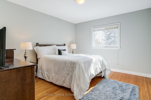 81 Garden Avenue, Richmond Hill, ON - Indoor Photo Showing Bedroom